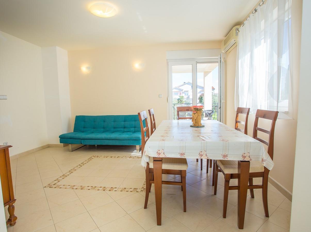 Luka Apartment *