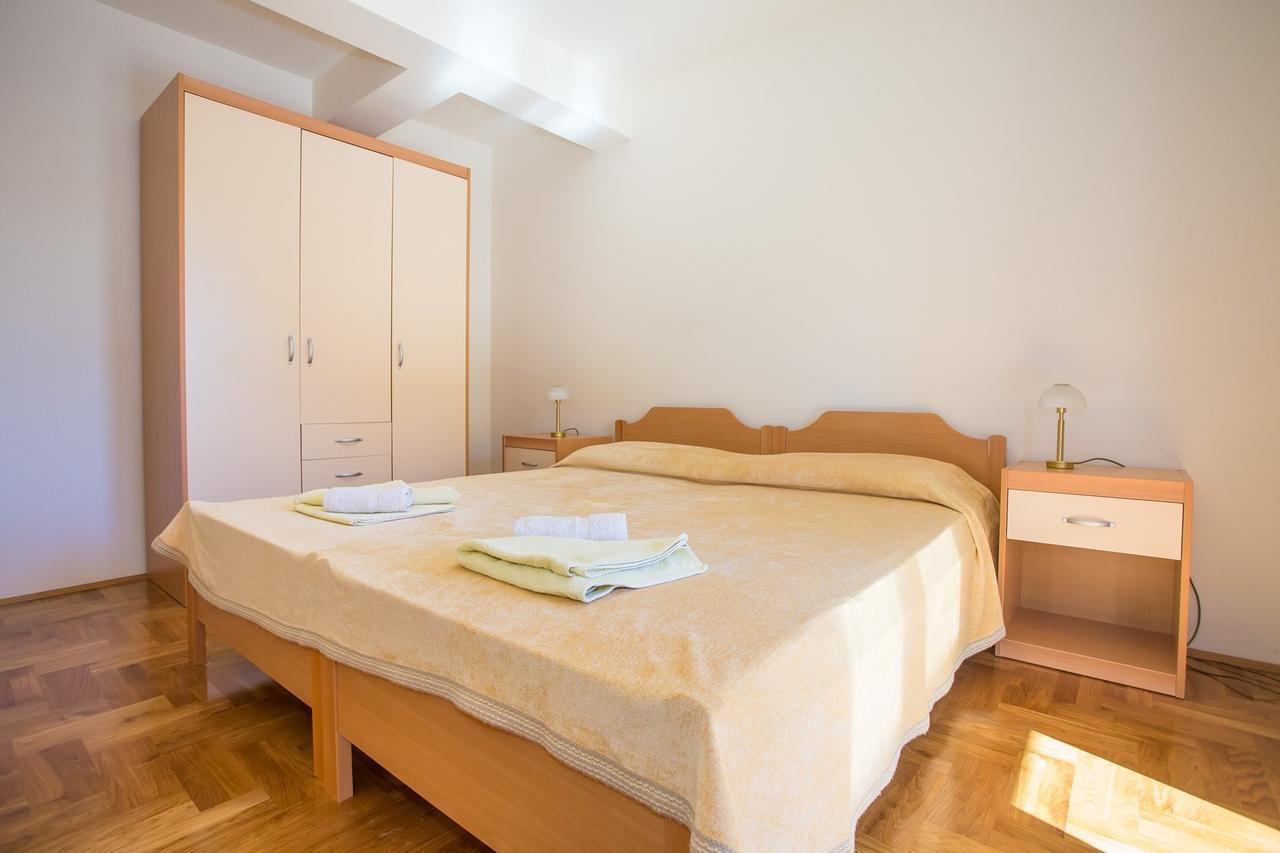 Apartment Luka *